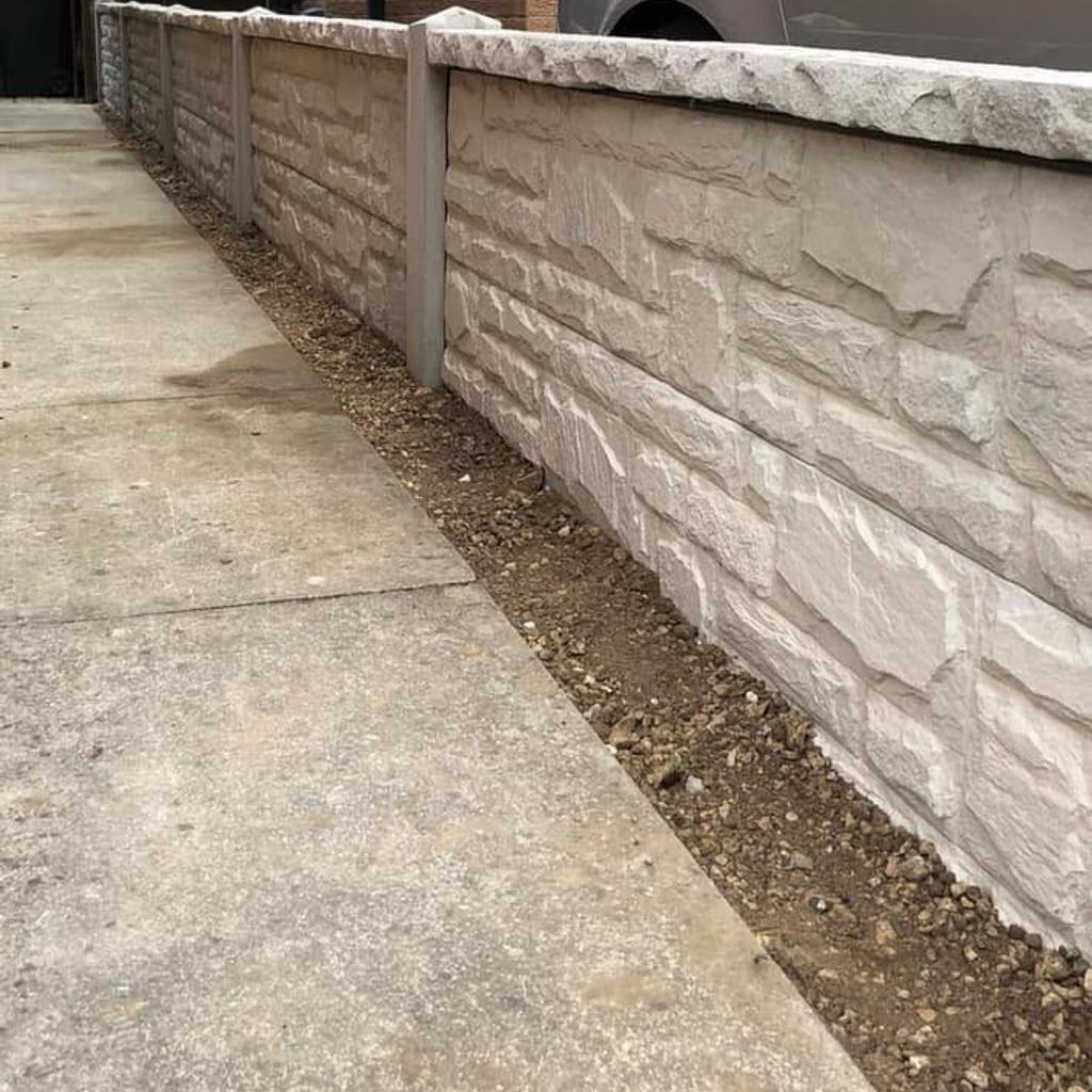 Double sided quality gravel boards in Rotherham für £ 18,00 zum Verkauf
