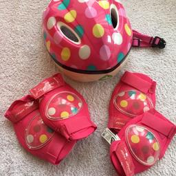 From Early Learning Centre
Helmet, knee and elbow pads.
have only been tried on then forgotten about; left in cupboard.

Good as new
No returns please
No half price offers thank you 😊