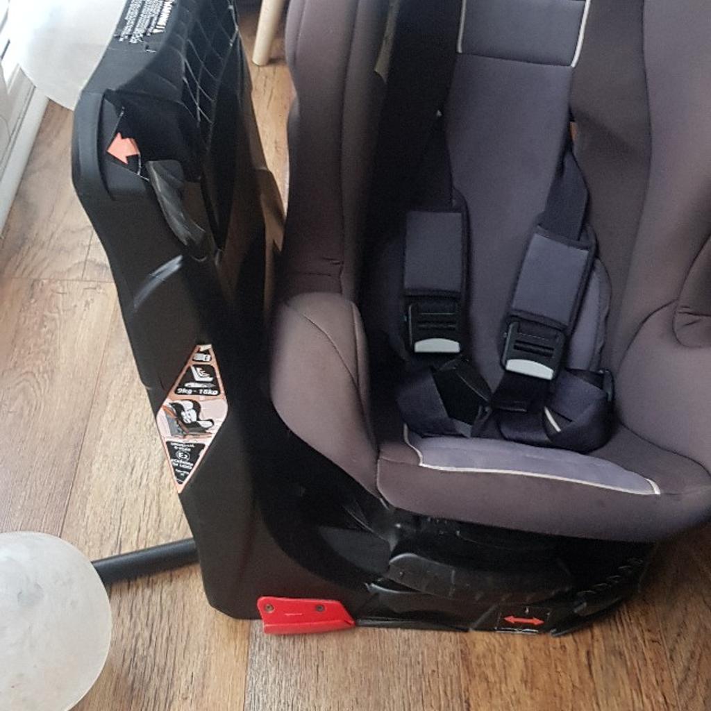 Car seat with rotary on base in B63 Dudley für 40,00 £ zum Verkauf ...