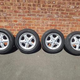 15 inches, tyres in very good condition.
fit Mercedes w202 and w124.