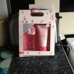 Miss pink ,light fragrance and body wash for girls over 6 years plus  new in box