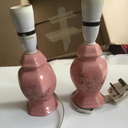 2 x  pale pink decorated in gold. The
base is ceramic and is ready wired.

9” ( 23 cms ) tall, inc. lamp holder.
Approx., 11” ( 28cms ) round.  £7.00
the pair or £4.00each.