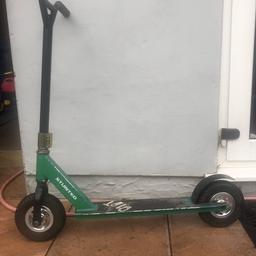 Hi this is my dirt scooter which I’ve hardly used good condition ready to use