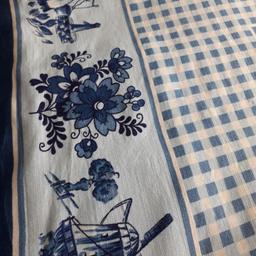 sehr schöne Tischdecke in blau - weiß mit holländischen Motiven, reine Baumwolle, Größe ca. 105x130 cm, Nichtraucherhaushalt