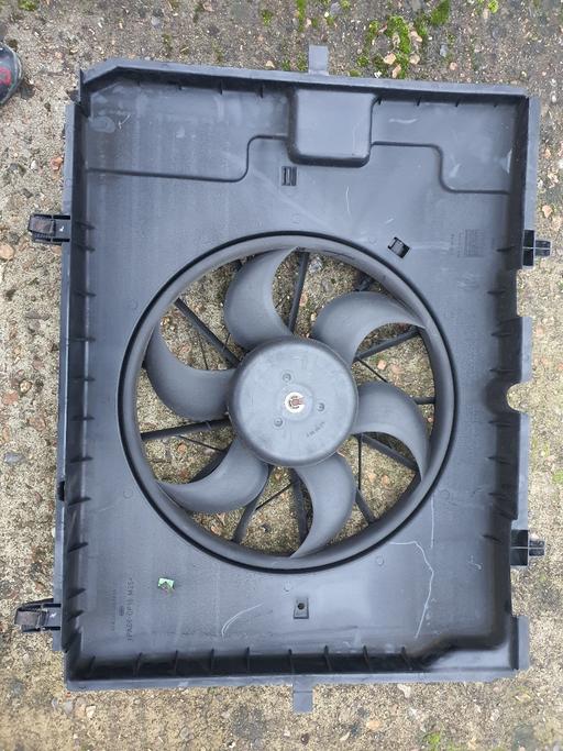 Vehicles West London Hillingdon - Photos for Mercedes W210 2001 E240 V6 radiator fan