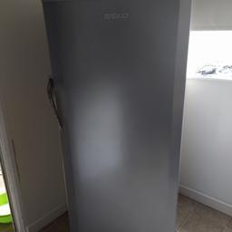 Beko chest freezer, frost free, works pafectly as can be seen in the picture and can be demonstrated on inspection. The handle has been changed but opens and closes properly. Just selling because I bought a bigger one
Dimensions: H 1520mm, L 600mm, W 590mm