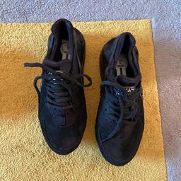 Brand new trainers, unworn, do not fit.