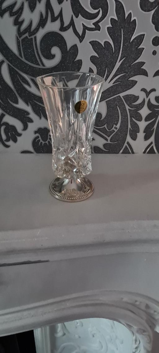 Buy & Sell Essex Braintree - Photos for Crystal vase