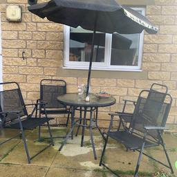 Needs a clean
Table
4 chairs
Umbrella
£10