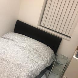 Located Dagenham Becontree and Upney station walking distance. En-suite toilet and shower. Couple £650. Electric and WiFi included. I can give you portable hob microwave etc. Very clean newly built. Message me for information thanks must have permanent job thanks for looking