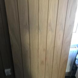 Brand new - plastic removed, unfortunately to big for our bathroom. 
h:1981mm x w: 762mm x d 35mm
Material-Engineered Oak
Untreated product ready to stain or varnish
High grade oak veneer
Engineered oak for for superior stability