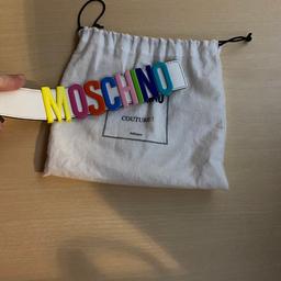 Like new women’s Moschino belt no marks in perfect condition