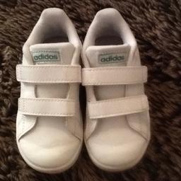 Adidas trainers kids size 6 only wore a couple of times