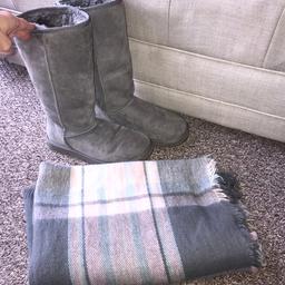 Grey ugg boots - size 5.5uk
Grey and pink scarf.
From a pet and smoke free home.
Collect from Cheadle Hulme.