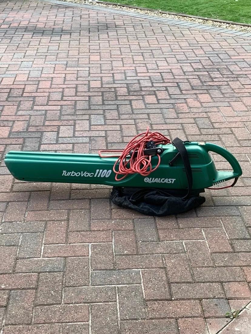 Qualcast Turbovac 1100 Leaf Blower/Vac in E7 London for £20.00 for sale