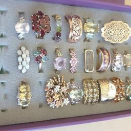 21 x 9ct gold rings, mainly QVC purchases.

Various sizes from P to S.

Various precious stones and gems.

These are an inheritance, I don't know what the stones are. All rings are hallmarked.

Box not included.

I will pay for Next Day Special delivery.

PayPal, Bank transfer, Shpock Wallet or Cash on collection.

Bargain