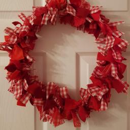 New Red And White Tartan Seasonal Christmas Festive Wreath Door Decoration.