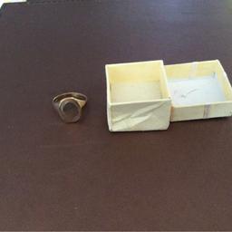 Mans 9 ct  gold ring a v size been used but good