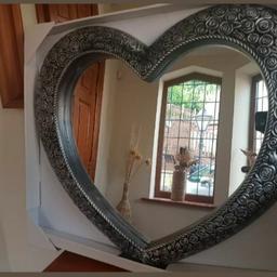 This is a brand new

Heart Shaped Mirror with scrolled flower frame

Light weight frame

Wall mounted

Mirror & frame measures
Width 65cms
Height 65cms
Depth 5cms

Cash on collection
 £16 no offers 👈👀Thanks.

Will no post

Collection only from S75 Dodworth Barnsley 2 mins from J37 M1

Thanks for looking