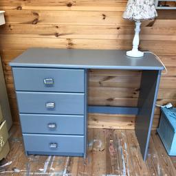 Dressing table/Desk. Painted in Slate grey.
New handles attached.
Drawers open/close with ease.
H- 29.5”... W- 36.5”... D- 15.5”
Item is preloved so may have some minor defects.
Collection only from CV21