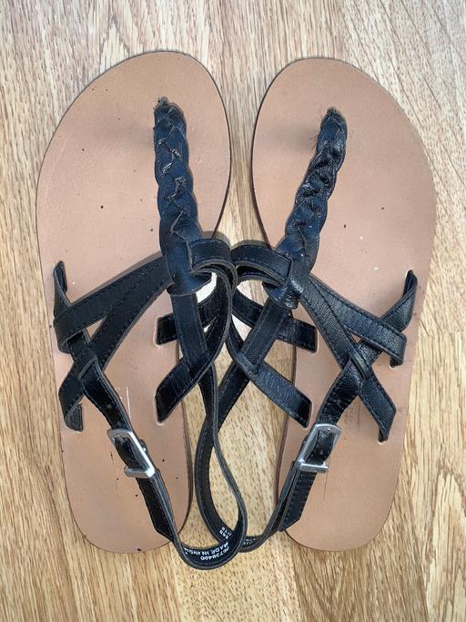 Buy & Sell Hertfordshire Welwyn Hatfield - Photos for Black sandals size 4 flip flops