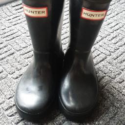 Black Hunter Wellies size 7. Used but in good condition.