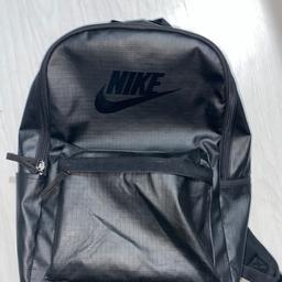 Nice leather waterproof backpack
Unisex
Nice and big enough space to fit school supplies etc
Have any questions don’t be afraid to ask
Lowest I’ll go is £15
