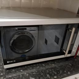 Used in very good condition, is a 950 power excellent quality and in very clean state.
Can be used as an oven and to defrost but unfortunately I do not have the book anymore.

From a smoke and pet free home.