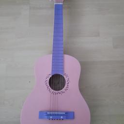 Like new guitar for kids to practice or learn guitar. Works perfect Not damage
Everything is in perfect condition.