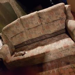Good solid 3 seater sofa
Needs a little clean in places 
Photos show without bottom cushions as it's been put outside under cover. 
COLLECTION ONLY FROM HORWICH BL66PA ASAP!!