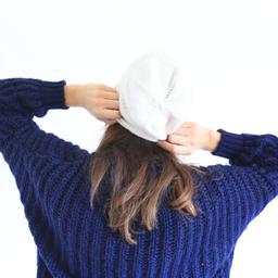 Altra novità. 
Questa può essere una bella idea regalo. 
Cappello bianco preso in un negozio di cashmere a Roma. 
È morbidissimo. Non ha etichetta della composizione dentro ma vi assicuro che è di ottima qualità. 

#cappello #lana #cappellobianco #berretto