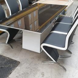 table and 6 chairs very good condition