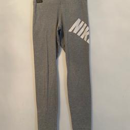 Nike leggings
Grey
Size small
Mark shown in picture