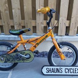Childs The Arrival Of The Dinosaur Bike in good used condition and in full working order 14 inch wheels 10 inch frame for ages 4-6
All bikes come with a free puncture repair kit untill Christmas 
£25 ono Almondbury Huddersfield