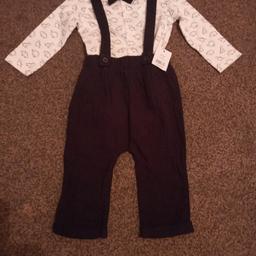 Brand new 9-12 months boys 2 piece navy blue dungarees wiv bow tie. Dinosaur printed full sleeve body suit wiv tags on

All offers considered