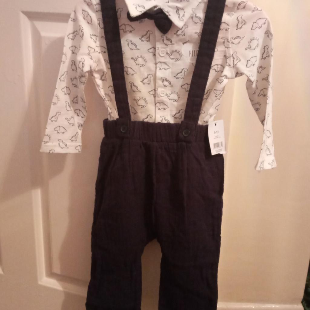 Brand new 9-12 months boys 2 piece navy blue dungarees wiv bow tie. Dinosaur printed full sleeve body suit wiv tags on

All offers considered