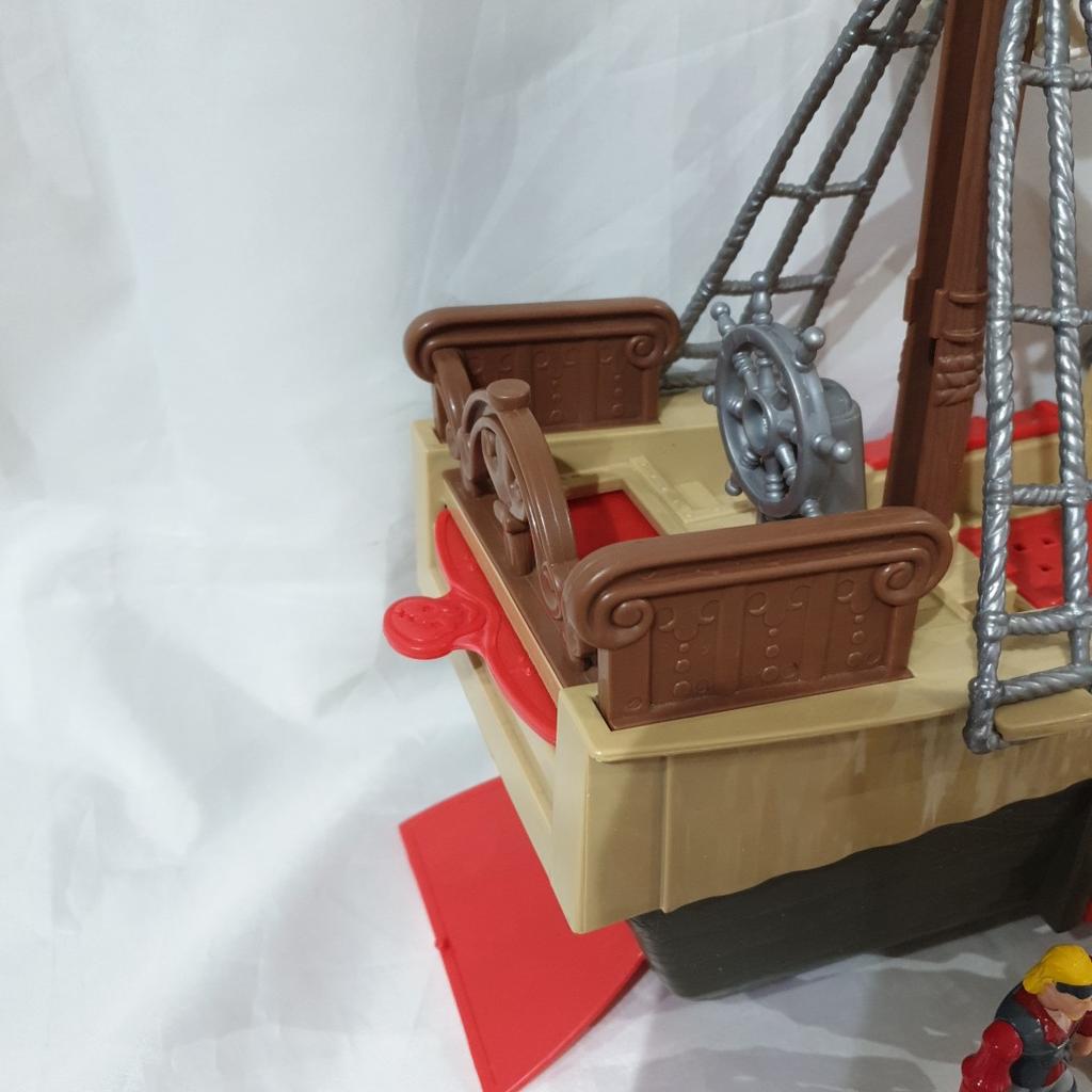 ELC Pirate ship and figures in B31 Birmingham für 15,00 £ zum Verkauf ...