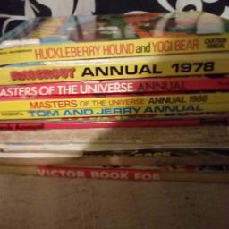 12 Original old annuals: Huckleberry hound and yogi Bear, The Beezer 1982,The mask, Victor book for boys 1986, Topper 1982, Robin 1973, Superman 1984, The Beano 1996, Tom and Jerry, Knockout 1978 and 2 Masters of the universe annuals 1986