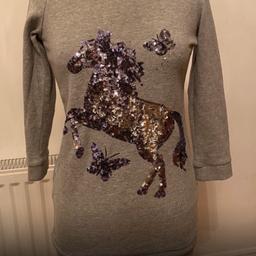 Girls jumper with sequin unicorn 
AGE 9-10