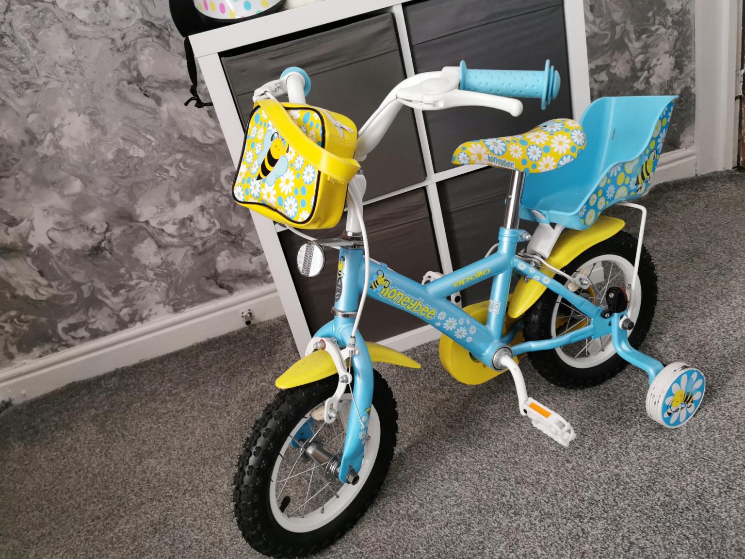 Halfords discount bumblebee bike