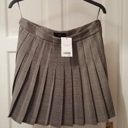 Next pleated skirt
Size 14
Brand new
Black White Brown in colour
Above knee length