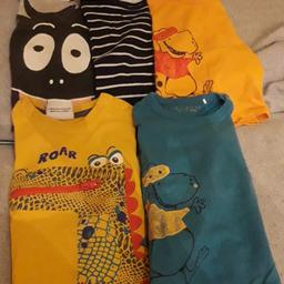 Verkaufe gebrauchtes Bekleidungpaket in Größe 80 für  kleine Jungs.

1x Pullover 
5x T Shirt
2x Bodys
3x Jogginghosen
1x Jean
3x Pyjama