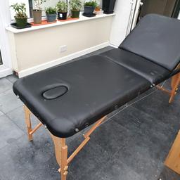 Massage chair fast to put up and fold into suitcase.
Some minor cosmetic damage which can be touched up.
The suitcase folds into waterproof carry bag but the zip will need some attention.
Advertised as fair due to what Iv mentioned but fully works.
Collection from Willenhall area.