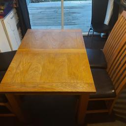 extending table and 4 chairs needs tlc ideal restoration project
collection only
