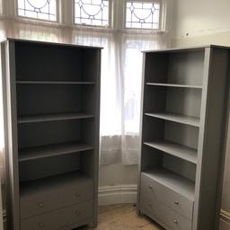 2 x Bookcases in Grey. Excellent condition. £60 each

Dimensions:
840mm (w)
1810mm (h)
350mm (d)