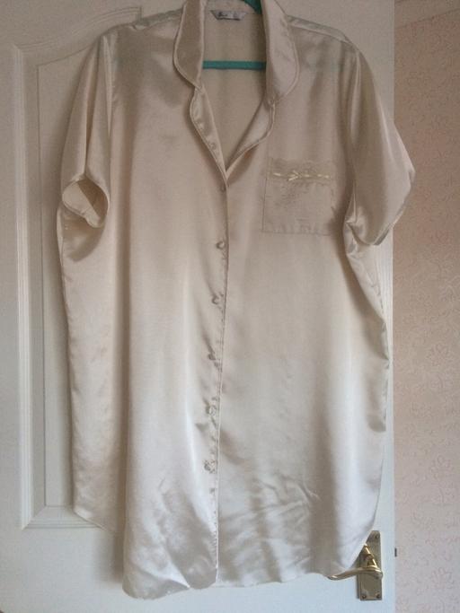 Buy & Sell West Midlands Coventry - Photos for Silky cream soft feel night shirt