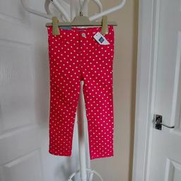 Trousers"Gap"Baby Skinny Fit Toute Petite Red Mix Colour New With Tags

Coupe Moulante

Actual size: cm

Length: 53 cm front

Length: 56 cm back

Length: 55 cm side

Volume Waist: 50 cm – 52 cm

Volume Hips: 52 cm – 54 cm

Size: 3 Years (UK) Eur 3 Years, US 3 Years

36-39 in (UK) Eur 91-99 cm

33-36 lbs (UK) Eur 15-16 kg

98 % Cotton
 2 % Elastane

Made in China

Retail Price £ 22.99