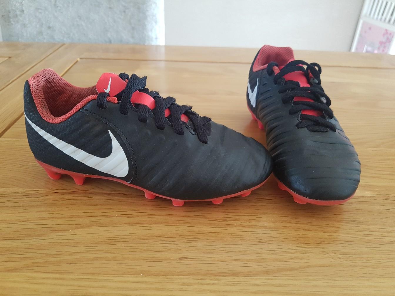 kids football boots size 12 in WS15 Walsall für 8,00 £ zum Verkauf