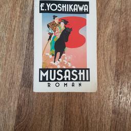 Ich biete hier das Buch Musashi von E.yoshikawa zum Kauf an. Ein Name wie ein Gewitter, sein Ruf ist so legänder das der 2 Kreuzer der Yamato Klasse nach ihn benannt wurde.
Sehr guter Zustand, Versand gegen Aufpreis möglich Bezahlen per PayPal Friends oder Überweisung. Privatkauf daher keine Rücknahme.