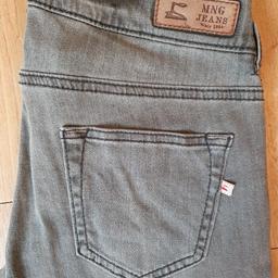 Lovely Mango Lizzy jeans
Faded grey
size 34 or size 6 uk
used a few times unfortunately no longer fits.
RRP £35.99